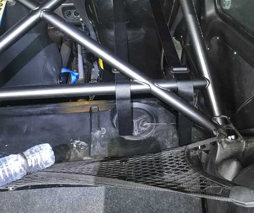 Renault Clio 172 half roll cage installation